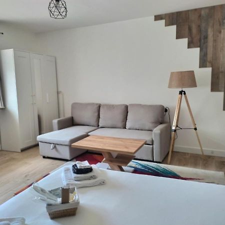 Chambre Privee 23M - Canape Lit - Wifi - Appart 120M Woippy Bagian luar foto