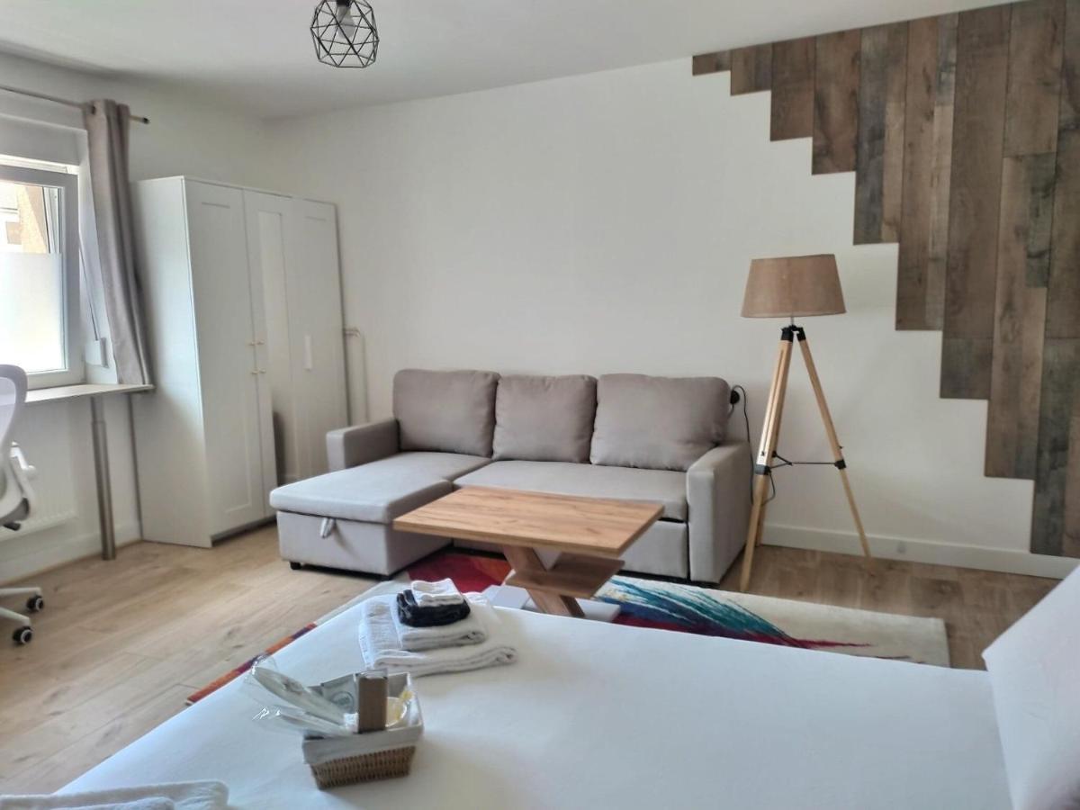 Chambre Privee 23M - Canape Lit - Wifi - Appart 120M Woippy Bagian luar foto